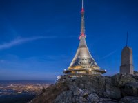 Hotel Ještěd - večerní Ještěd s Libercem | autor Aleš Jungmann